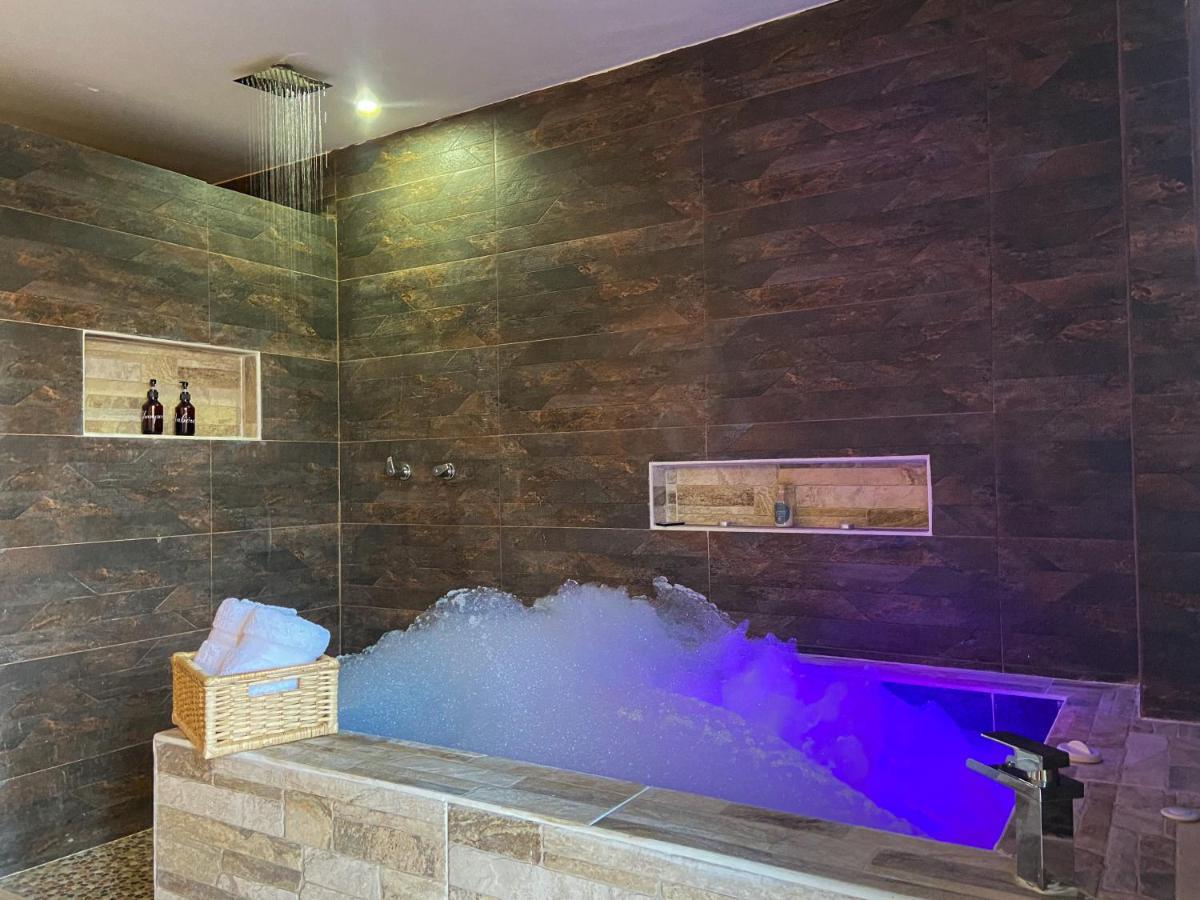 Cabanas Con Jacuzzi Y Chimenea - Casa Floral, Marinilla Eksteriør bilde