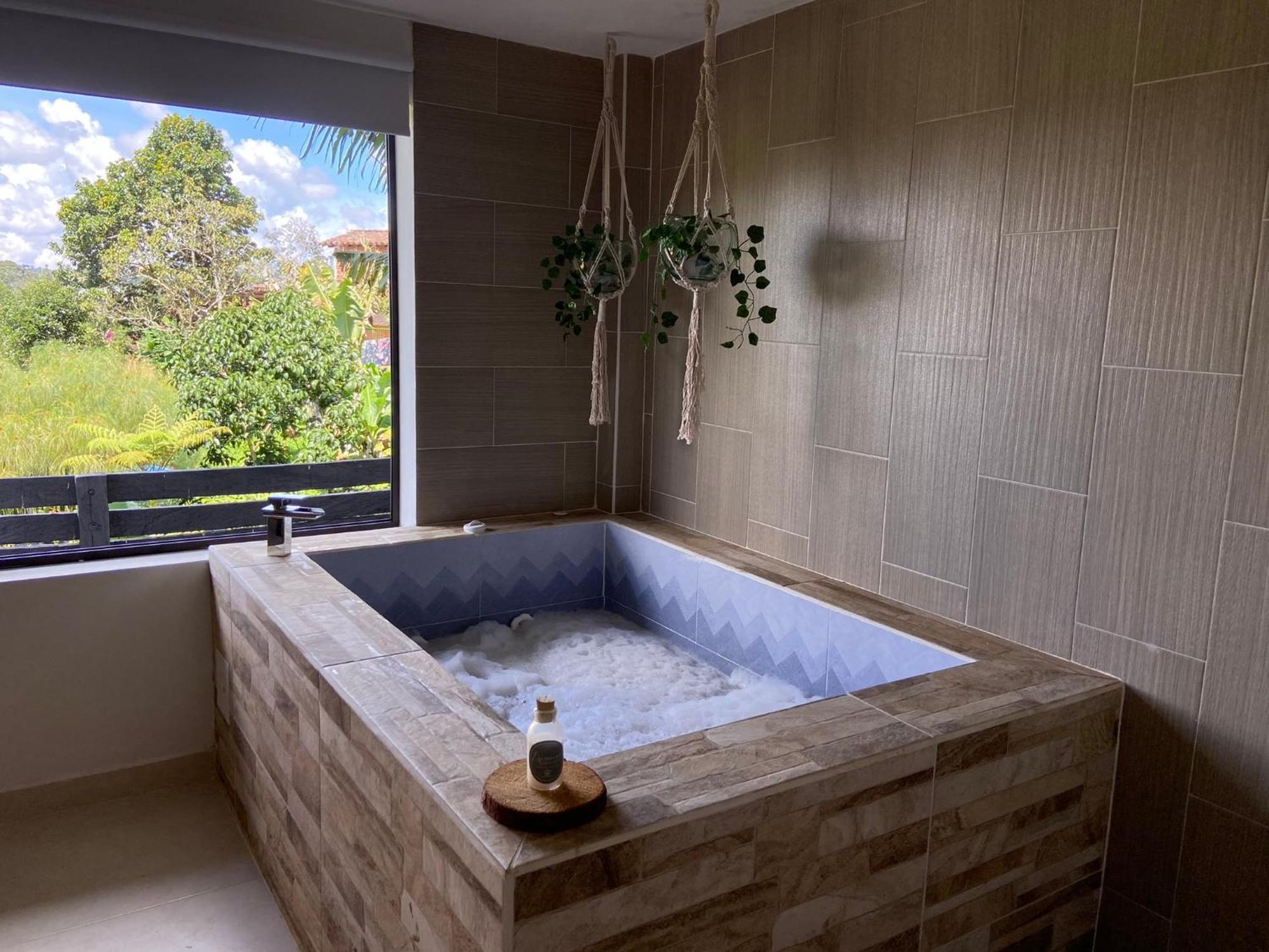 Cabanas Con Jacuzzi Y Chimenea - Casa Floral, Marinilla Eksteriør bilde