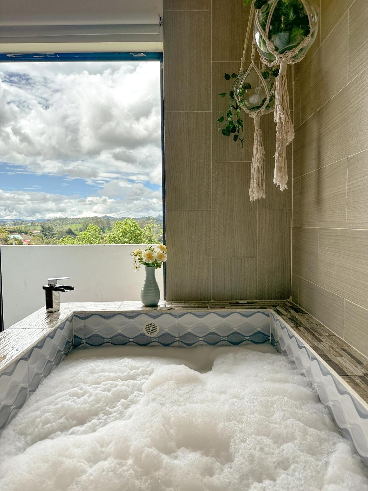 Cabanas Con Jacuzzi Y Chimenea - Casa Floral, Marinilla Eksteriør bilde